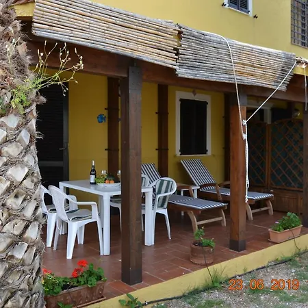 Al Mare Apartment